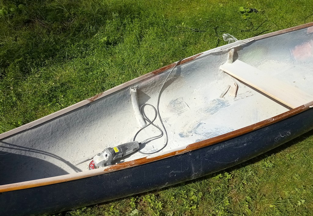 Herausgesägte Bänke