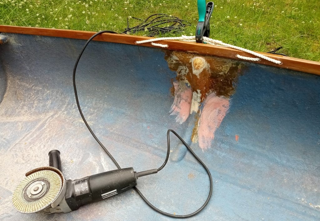 Die Tragejochbefestigung abgeschliffen